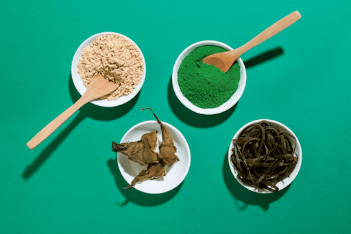 Liquid Kratom: An In-Depth Exploration of Its Extraction Process and Benefits